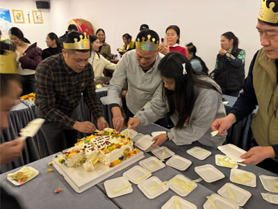 生日燃激情，團建展活力